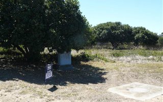 975 m² Land available in Still Bay West
