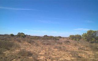 2.1 ha Land available in Long Acres
