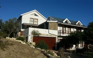 3 Bedroom House in Stilbaai