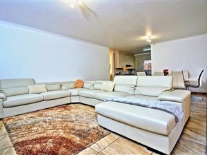 3 Bed Townhouse in Honeydew Manor