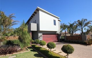 3 Bedroom House in Leeuwenhof Estate