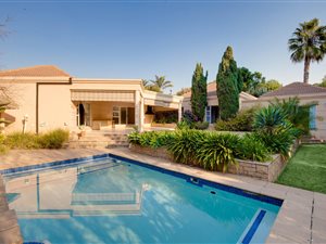 3 Bed House in Bryanston West