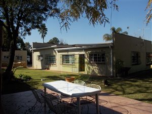 4 Bed House in Kew