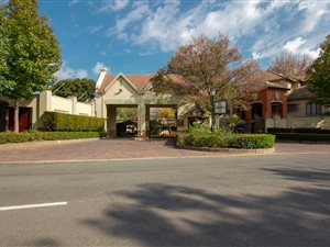 2 Bed Townhouse in Paulshof