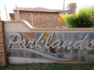 2 Bed Townhouse in Die Hoewes