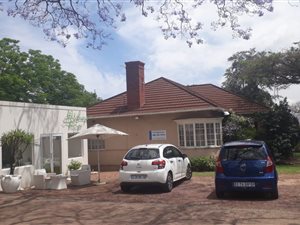 63 m² Commercial space in Parktown North