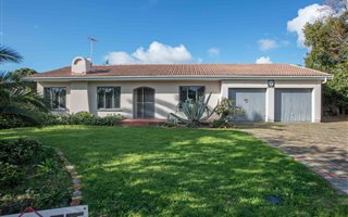 4 Bedroom House in Durbanville