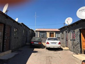 9 Bed House in Kaalfontein