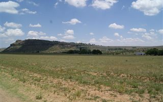 595 m² Land available in Rosendal