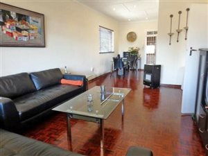 2 Bedroom Apartment in Rosebank