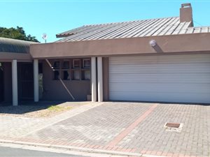 5 Bed House in Saldanha