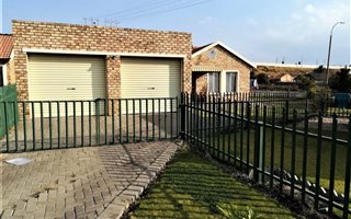 3 Bedroom Cluster in Rhodesfield