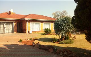 4 Bedroom House in Edelweiss