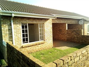 2 Bed Townhouse in Pierre van Ryneveld