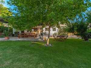 4 Bed House in Stuarts Hill