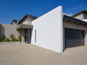 3 Bed Townhouse in Equestria