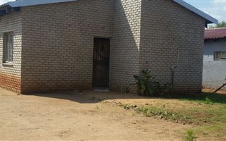 1 Bedroom House in Lebowakgomo