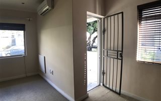 2 Bedroom Apartment in Vredehoek