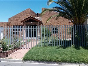 3 Bed House in Voelvlei