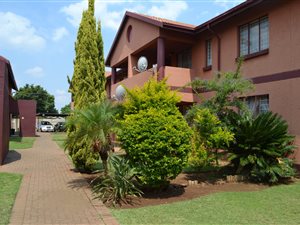 2 Bed Flat in Jan Niemand Park