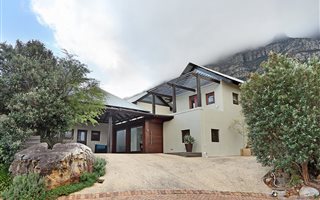 3 Bedroom House in Hout Bay and surrounds