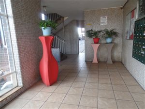 2 Bed Apartment in Eloffsdal