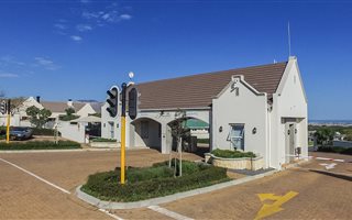3 Bedroom House in Somerset West Central