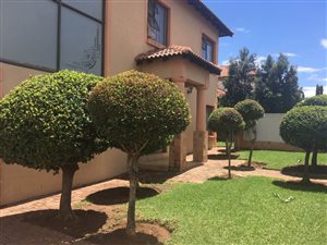 4 Bed House in Country View