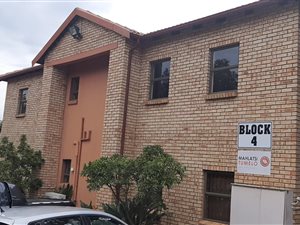 348 m² Commercial space in North Riding