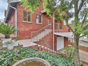 3 Bed House in Orient Heights