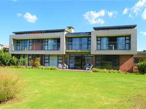 5 Bed House in Tuscany Ridge