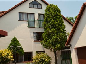 2 Bed Apartment in Waterkloof Park