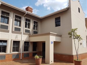 300 m² Commercial space in Hatfield