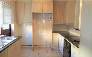 4 Bedroom House in Bloubergrant