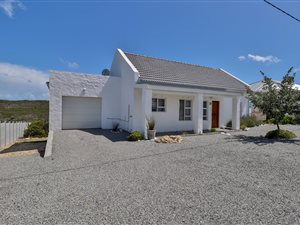 2 Bed House in Struisbaai