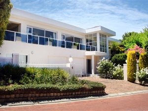 5 Bed House in Erinvale Estate