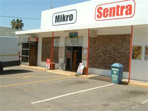 1487 m² Land available in De Rust