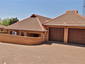 3 Bed Cluster in Pentagon Park