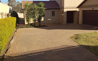 4 Bedroom House in Eldoraigne