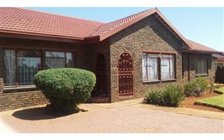 3 Bedroom House in Oberholzer