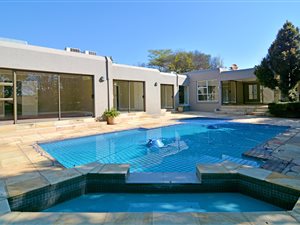 4 Bed House in Fourways Gardens