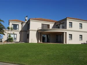 5 Bed House in Jongensfontein