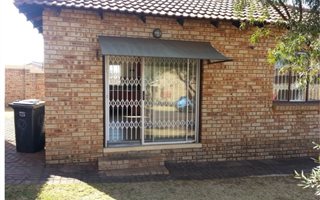 2 Bedroom Townhouse in Witpoortjie