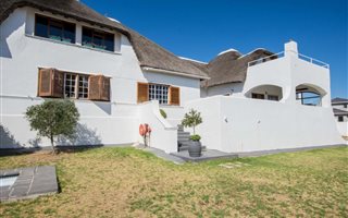 5 Bedroom House in Dennegeur