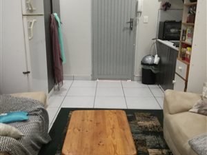 Bachelor apartment in Lyndhurst