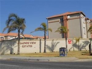2 Bed Townhouse in Aeroton