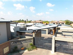 2 Bed Townhouse in Farrarmere