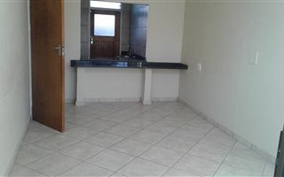 1 Bedroom Flat in Kroonstad