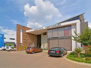 163 m² Commercial space in Glen Marais