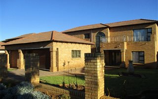 3 Bedroom House in Helderwyk